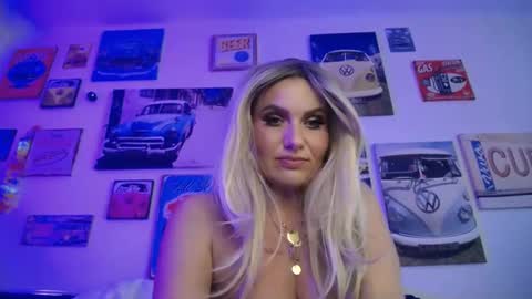 tinkerbell822 online show from March 10, 4:35 pm