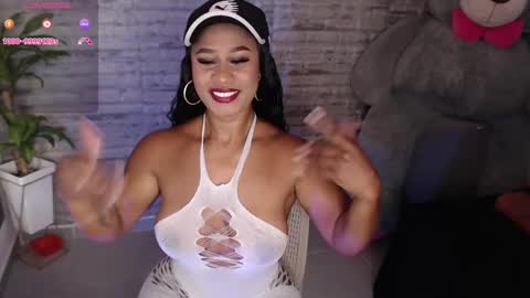 Snapshot of tinna__hottie chatting on October 2, 1:07 pm Tinna Goddess online show from October 2, 1:07 pm