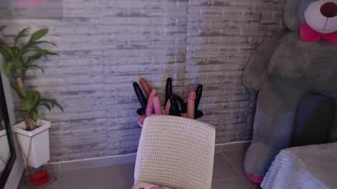 Snapshot of tinna__hottie chatting on October 16, 12:06 pm Tinna Goddess online show from October 16, 12:06 pm