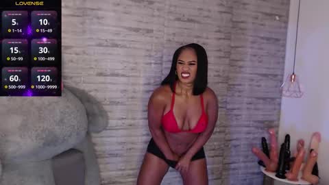 Snapshot of tinna__hottie chatting on October 25, 12:13 pm Tinna Goddess online show from October 25, 12:13 pm