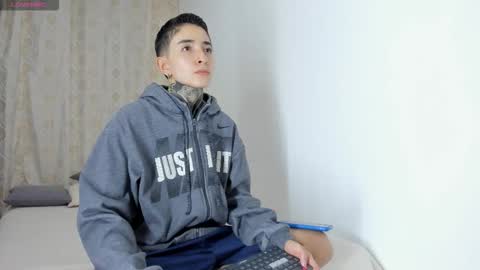 Snapshot of tinny_and_candy chatting on November 16, 7:14 am TINNY AND CANDY online show from November 16, 7:14 am