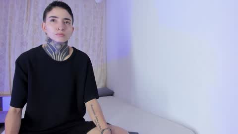 Snapshot of tinny_and_candy chatting on November 17, 11:49 am TINNY AND CANDY online show from November 17, 11:49 am