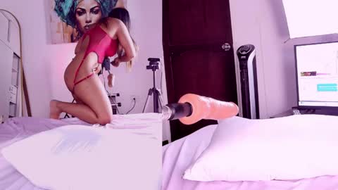 Hey Im Annie  online show from April 2, 9:01 pm