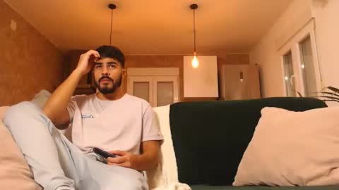 tinoclandestino online show from December 17, 11:05 am