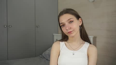 Snapshot of tiny_bunny__ chatting on February 8, 12:17 am Sofia online show from February 8, 12:17 am
