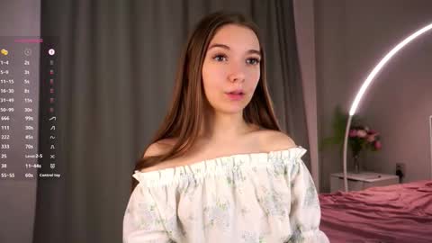 Snapshot of tiny_bunny__ chatting on October 18, 6:26 am Sofia online show from October 18, 6:26 am
