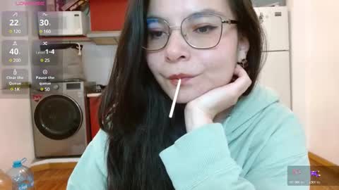 Tiny Caroline online show from December 24, 4:33 am