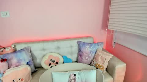 Snapshot of tiny_cora chatting on May 21, 4:36 pm tiny_cora online show from May 21, 4:36 pm