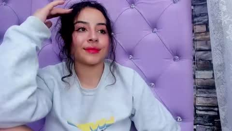 Snapshot of tiny_love_ chatting on December 3, 8:16 am tiny online show from December 3, 8:16 am