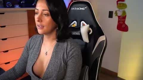 Ana Molly online show from December 26, 9:15 pm