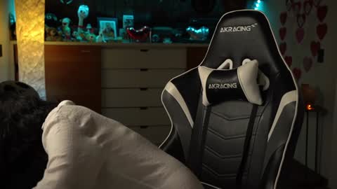 Ana Molly online show from February 6, 10:00 pm