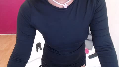 Snapshot of tiny_whore18 chatting on December 7, 2:57 pm tiny_whore18 online show from December 7, 2:57 pm