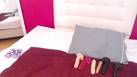 Snapshot of tiny_whore18 chatting on December 30, 5:44 pm tiny_whore18 online show from December 30, 5:44 pm