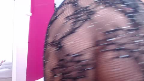 Snapshot of tiny_whore18 chatting on January 16, 2:41 pm tiny_whore18 online show from January 16, 2:41 pm
