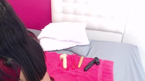 Snapshot of tiny_whore18 chatting on February 1, 6:40 pm tiny_whore18 online show from February 1, 6:40 pm