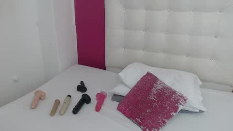 Snapshot of tiny_whore18 chatting on March 8, 5:38 am tiny_whore18 online show from March 8, 5:38 am