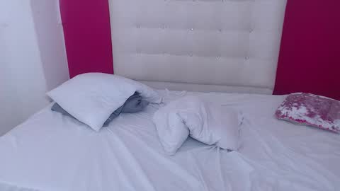 Snapshot of tiny_whore18 chatting on September 20, 6:36 am tiny_whore18 online show from September 20, 6:36 am