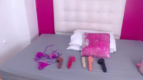 Snapshot of tiny_whore18 chatting on October 6, 3:31 pm tiny_whore18 online show from October 6, 3:31 pm