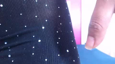 tiny_whore18 online show from December 2, 6:47 pm