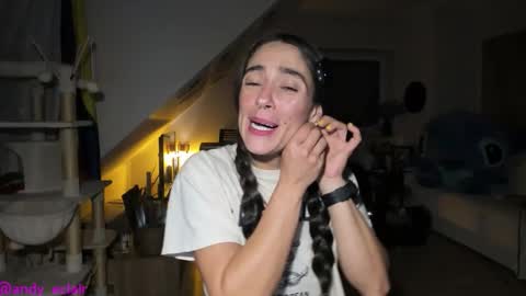 Tiny online show from October 15, 4:45 am