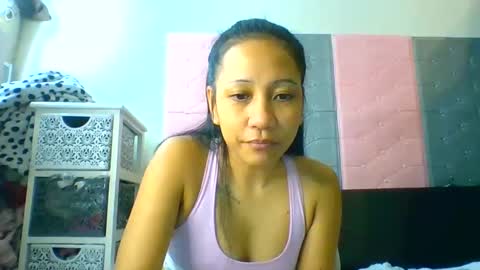 Tinyasian911718 sweetinyasian instagram online show from December 16, 6:27 pm