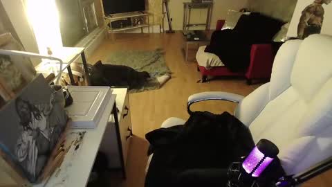 Snapshot of tinykylie chatting on January 25, 1:32 am stage Kylie Sinner brand CLITBAIT online show from January 25, 1:32 am