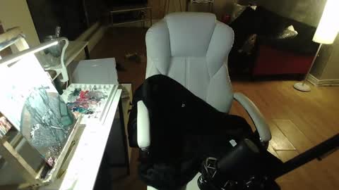 Snapshot of tinykylie chatting on February 2, 7:52 am stage Kylie Sinner brand CLITBAIT online show from February 2, 7:52 am