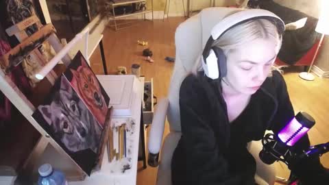 Snapshot of tinykylie chatting on February 12, 7:13 am stage Kylie Sinner brand CLITBAIT online show from February 12, 7:13 am