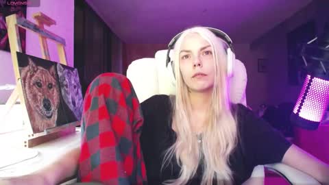 Snapshot of tinykylie chatting on September 22, 4:58 am stage Kylie Sinner brand CLITBAIT online show from September 22, 4:58 am