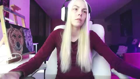 Snapshot of tinykylie chatting on September 26, 7:12 am stage Kylie Sinner brand CLITBAIT online show from September 26, 7:12 am