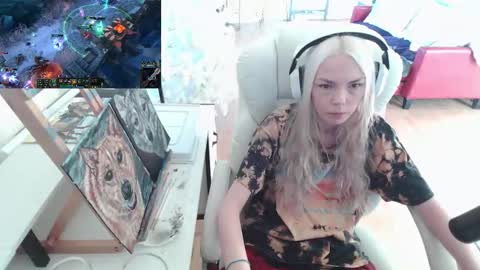 stage Kylie Sinner  brand CLITBAIT online show from November 25, 12:05 pm