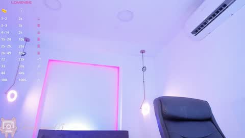 Luna  online show from December 14, 11:29 am