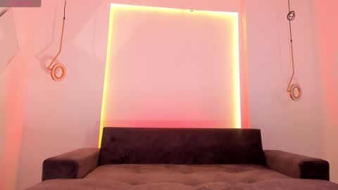 Luna  online show from December 23, 2:07 pm