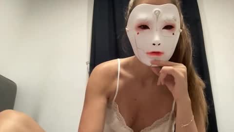 Snapshot of tipsytinkerbell chatting on October 26, 9:31 pm Tinks online show from October 26, 9:31 pm