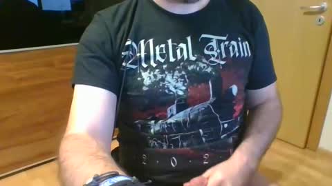 Snapshot of tirolerboy27 chatting on December 3, 9:33 am Tirolerboy27 online show from December 3, 9:33 am