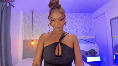 Snapshot of tisha_cole chatting on November 15, 2:53 am Tisha online show from November 15, 2:53 am