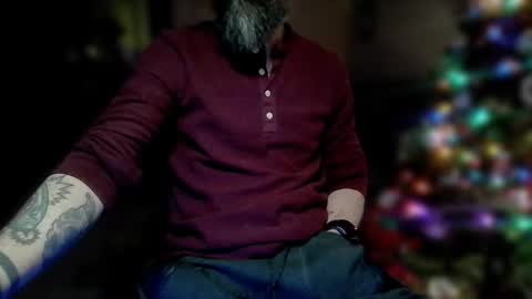 Snapshot of tj_the_man chatting on December 3, 6:43 am TJ online show from December 3, 6:43 am