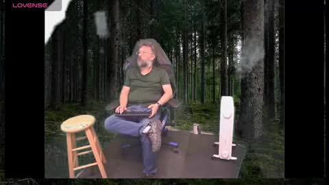 Snapshot of tmosmun chatting on October 27, 7:51 pm Tim online show from October 27, 7:51 pm