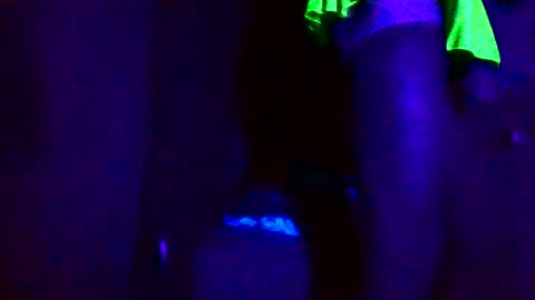 Snapshot of tneedick chatting on December 28, 8:16 am Sissy Boi online show from December 28, 8:16 am