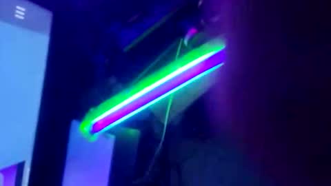 Snapshot of tneedick chatting on December 17, 7:25 am Sissy Boi online show from December 17, 7:25 am