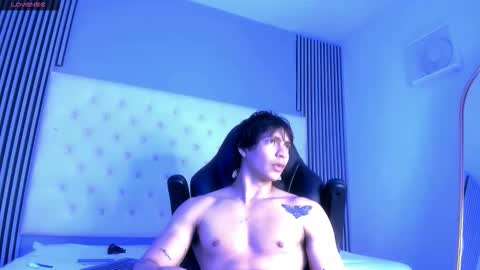 toji lee online show from November 18, 8:57 pm