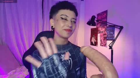 Snapshot of tokyo_blues chatting on October 18, 7:53 am  Halsey  Sofii  online show from October 18, 7:53 am