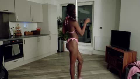 Snapshot of tokyo_wld chatting on November 19, 10:10 pm Athena Fantasy online show from November 19, 10:10 pm