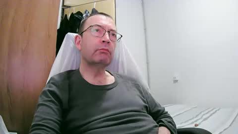 Snapshot of tolon408472 chatting on February 1, 8:58 pm tolon408472 online show from February 1, 8:58 pm