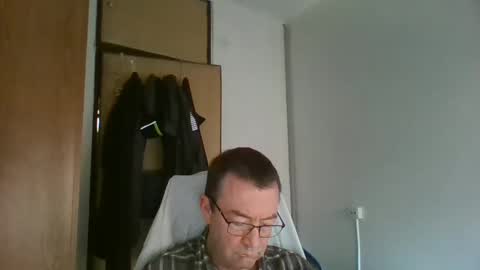 Snapshot of tolon408472 chatting on March 4, 3:15 pm tolon408472 online show from March 4, 3:15 pm