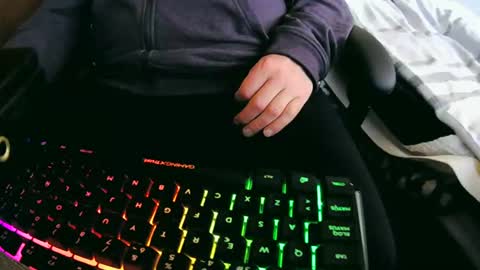 Snapshot of tolon408472 chatting on March 5, 1:28 pm tolon408472 online show from March 5, 1:28 pm