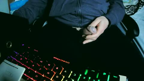 Snapshot of tolon408472 chatting on March 7, 7:41 am tolon408472 online show from March 7, 7:41 am