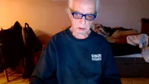 tom112292014 online show from December 26, 3:06 am