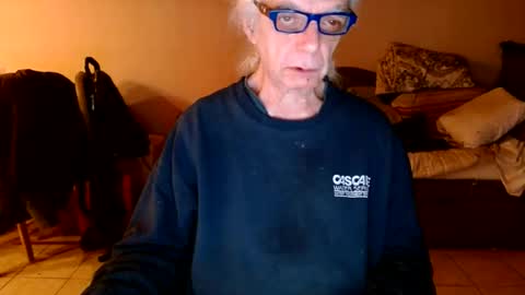 tom112292014 online show from December 30, 3:36 am