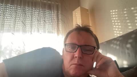 Snapshot of tom6644 chatting on February 2, 9:30 am Tom online show from February 2, 9:30 am